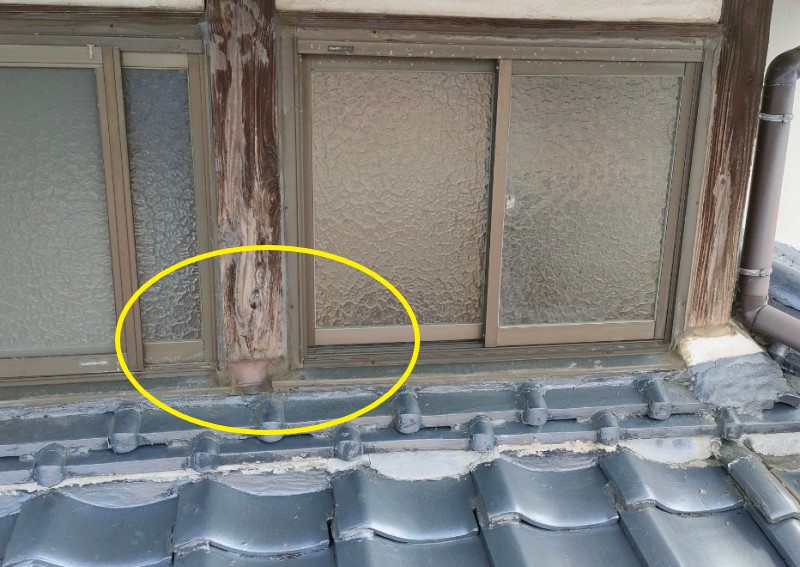 外壁の雨漏り調査　真壁柱に隙間